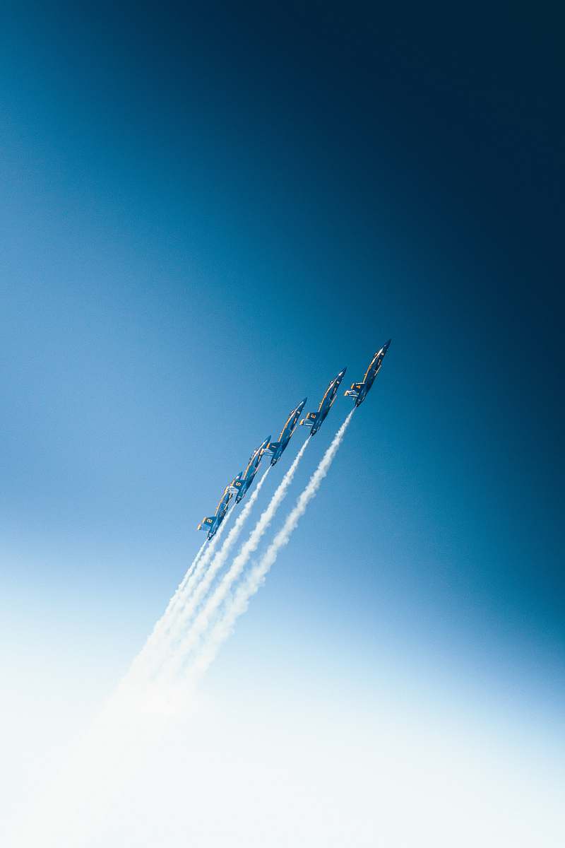 blue five jet flying in sky android wallpapers